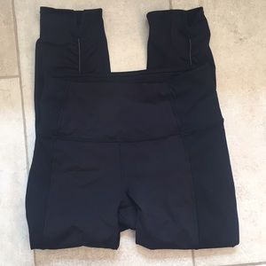 Black crop lulu leggings